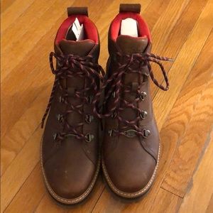 NEVER WORN TIMBERLAND WOMENS HIKING BOOTS